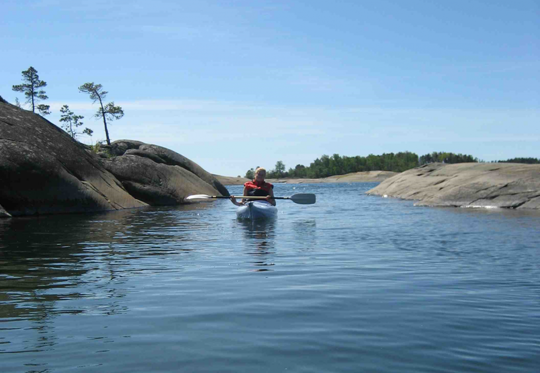 Kajaakki saaristossa.